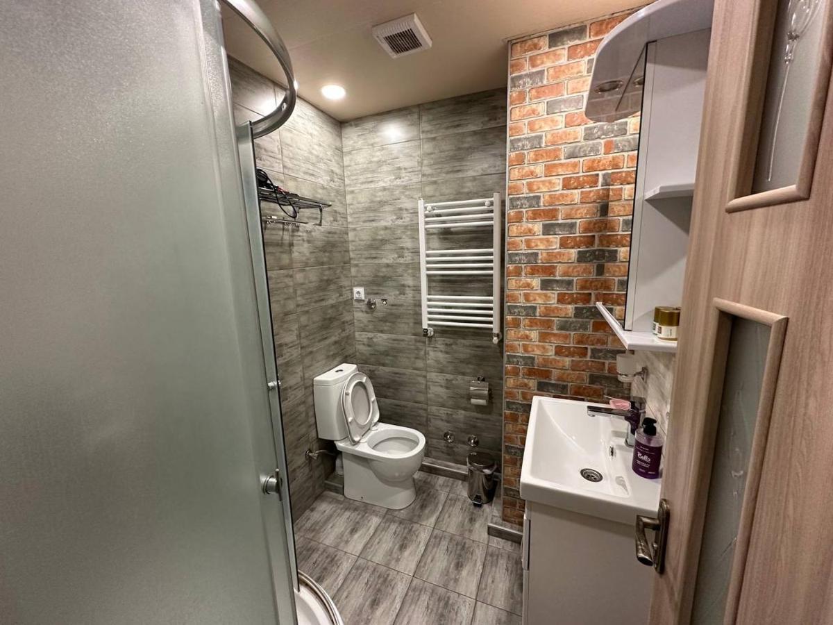 5 Rooms Near 300 Aragveli Metro Station Тбилиси Екстериор снимка