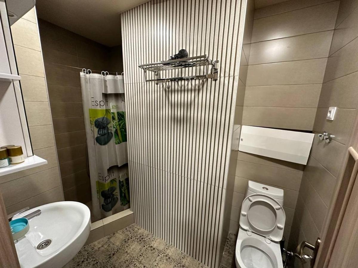 5 Rooms Near 300 Aragveli Metro Station Тбилиси Екстериор снимка