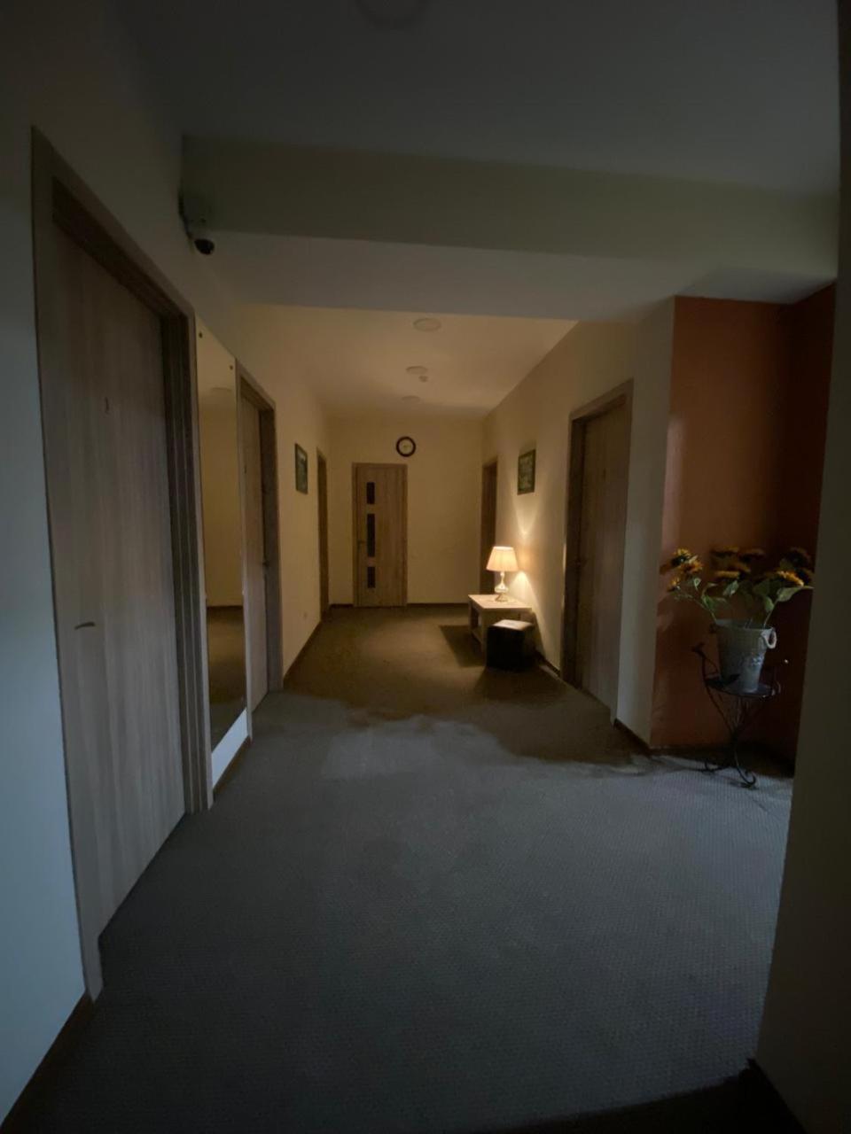5 Rooms Near 300 Aragveli Metro Station Тбилиси Екстериор снимка