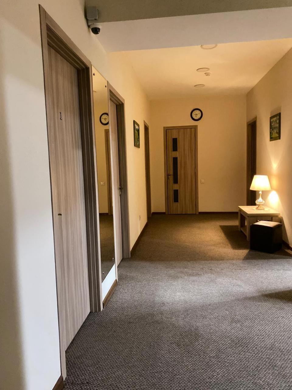 5 Rooms Near 300 Aragveli Metro Station Тбилиси Екстериор снимка