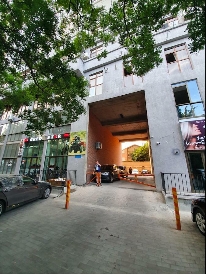 5 Rooms Near 300 Aragveli Metro Station Тбилиси Екстериор снимка