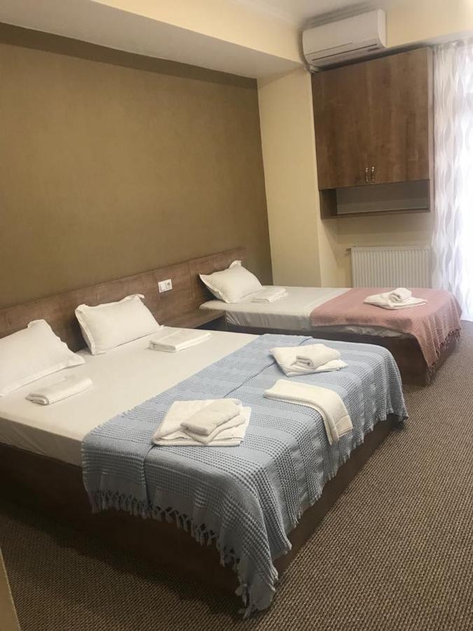 5 Rooms Near 300 Aragveli Metro Station Тбилиси Екстериор снимка