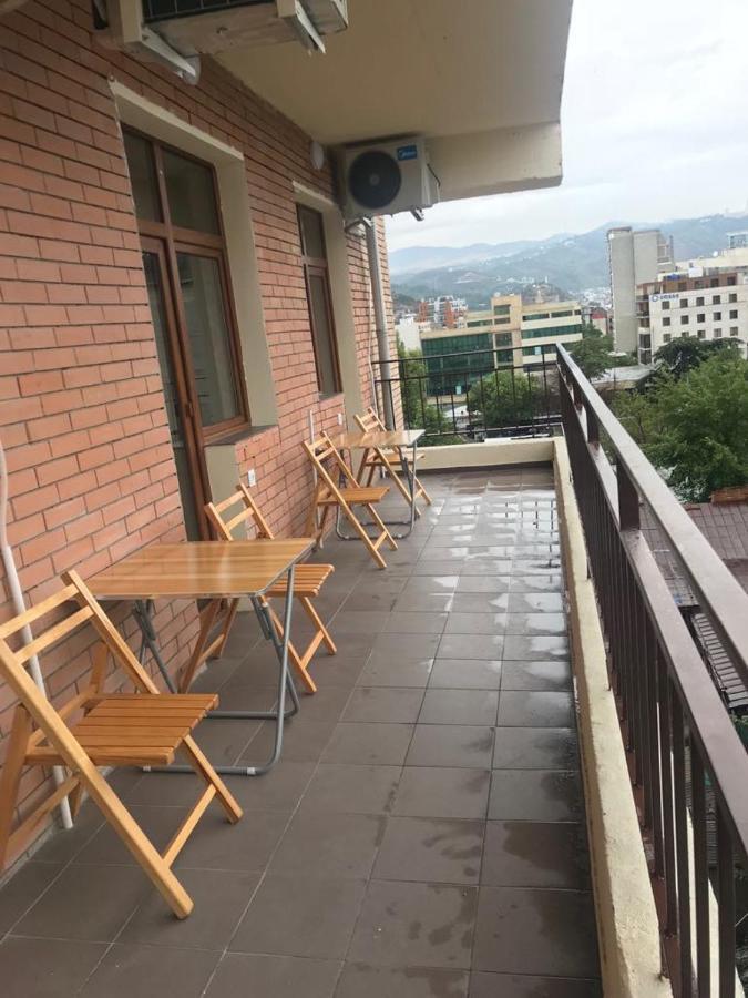 5 Rooms Near 300 Aragveli Metro Station Тбилиси Екстериор снимка